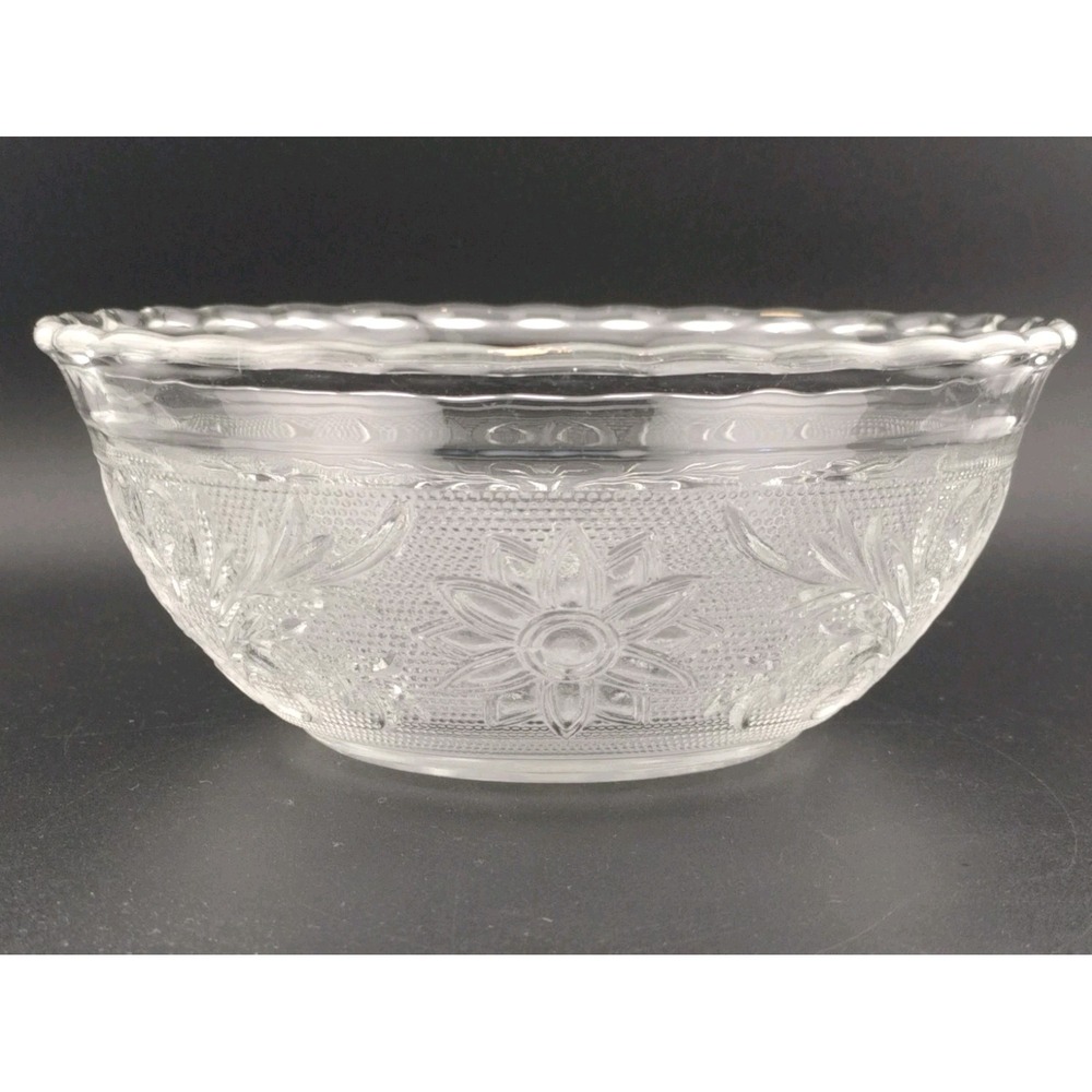 Vintage Anchor Hocking Sandwich Clear 6 1/2 inch wide Glass Bowl